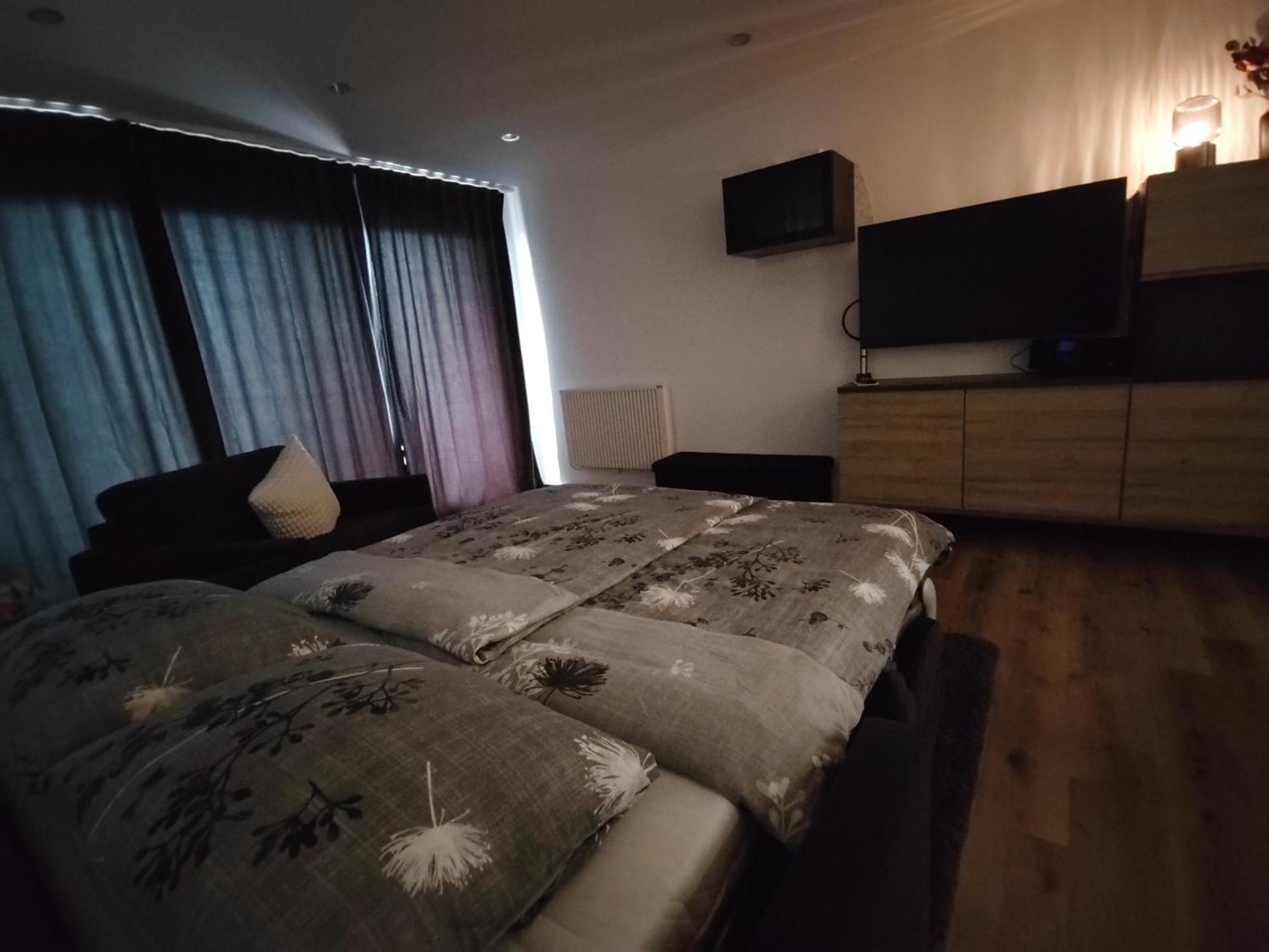 Berghaus Glockner, Niedermeyer Apartment Heiligenblut Room photo